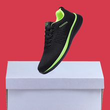Cargar imagen en el visor de la galería, Zapatillas Deportivas Hombre Negras con Detalles Verdes y Malla Transpirable para Deporte y Uso Diario