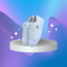 Cargar imagen en el visor de la galería, Zapatillas Unisex de Lona Blanca con Acabado Desgastado y Suela Plana Casual Vintage